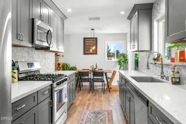 3 Bed Home for Sale in Oak View, California