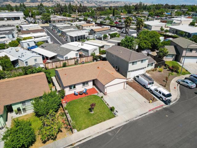 8100 Springdale Court, Gilroy CA: https://media.crmls.org/mediaz/0c6137fd-216c-4dde-818e-c0f20c1edfcd.jpg