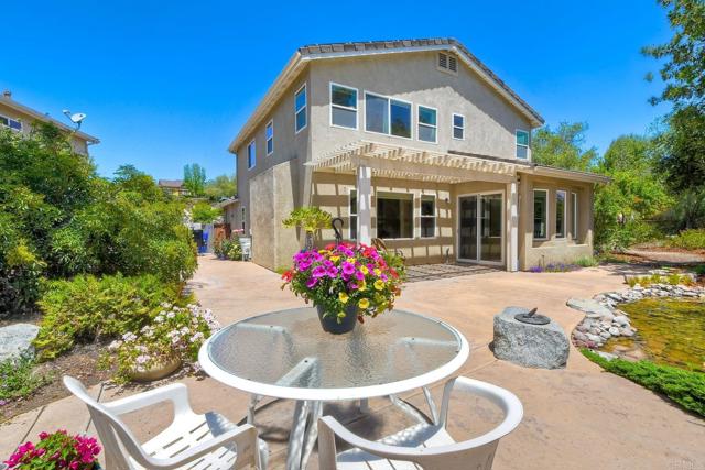 Detail Gallery Image 14 of 44 For 1752 Russet Leaf Ct, El Cajon,  CA 92019 - 5 Beds | 3 Baths