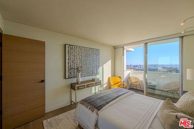 8787 Shoreham Drive, West Hollywood CA: https://media.crmls.org/mediaz/0c618d99-913a-40d0-9b0d-a3b54b4c8dfb.jpg