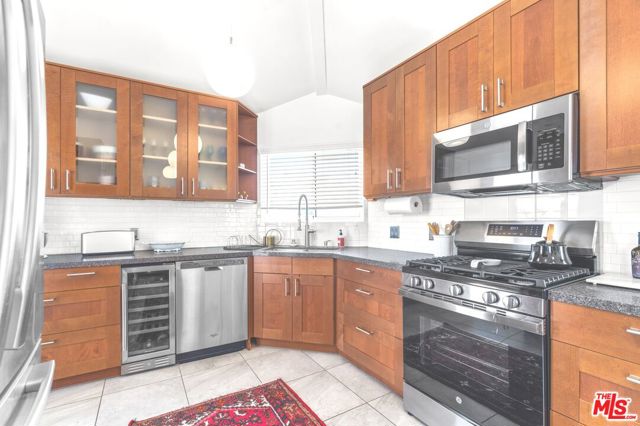 3501 Esplanade, Marina del Rey CA: https://media.crmls.org/mediaz/0c61d87f-d96e-468e-b689-d335bb4309aa.jpg