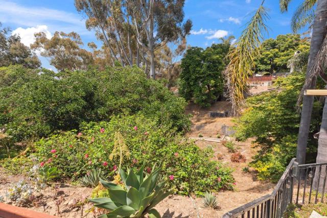 139 Parnassus Circle, Oceanside CA: https://media.crmls.org/mediaz/0c61e33c-d3d1-43c5-90f6-7a83e4e83c82.jpg