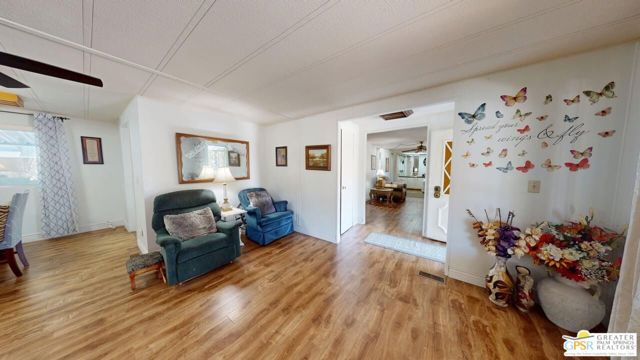 18555 Roberts Road, Desert Hot Springs CA: https://media.crmls.org/mediaz/0c622432-734a-40b9-afbe-0e8521151a5f.jpg