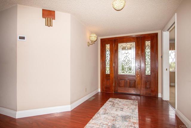 Detail Gallery Image 3 of 26 For 1124 Alta Vista Dr, Vista,  CA 92084 - 3 Beds | 2/1 Baths