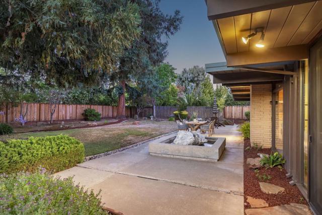 19269 De Havilland Drive, Saratoga CA: https://media.crmls.org/mediaz/0c62e11f-05b2-4a5e-8e2a-1c835e9d0837.jpg