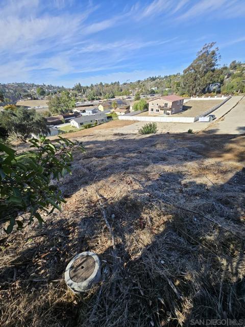 0 Echo Dr, La Mesa CA: https://media.crmls.org/mediaz/0c62eba6-24f1-465f-a5b9-e1706ef930b8.jpg