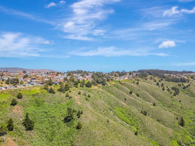 720 Lockhaven Drive, Pacifica CA: https://media.crmls.org/mediaz/0c630d12-55a8-4f3b-b99e-e1b824e6a492.jpg
