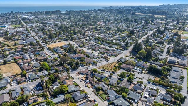 2257 Juan Pablo Lane, Santa Cruz CA: https://media.crmls.org/mediaz/0c631ed7-35ce-4dad-8458-6bc5f82300c1.jpg