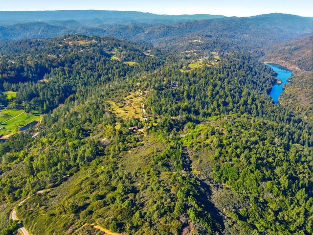 24733 Loma Prieta Avenue, Los Gatos CA: https://media.crmls.org/mediaz/0c636f77-593e-4039-afe6-5fb78bed187a.jpg