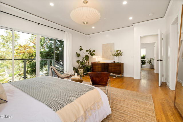 6201 1/4 Saylin Lane, Los Angeles CA: https://media.crmls.org/mediaz/0c638c55-325c-4ca7-a35e-b78215483a3b.jpg