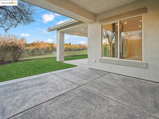 1816 Stone House LN, Lincoln CA: https://media.crmls.org/mediaz/0c639b2d-be6e-4150-9d61-99cbd805d296.jpg