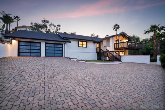 2927 Lawrence Ln, Escondido CA: https://media.crmls.org/mediaz/0c63b4bc-5193-495b-9973-02fd218396c8.jpg