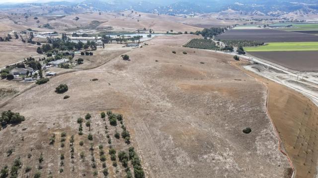 0 Union Road, Hollister CA: https://media.crmls.org/mediaz/0c63c67e-1d63-44c8-aeed-ec489e5c0318.jpg