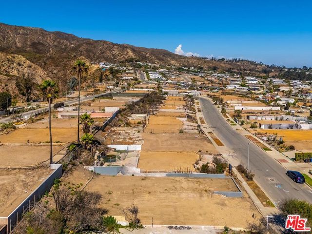 3735 Malibu Vista Drive photo 2