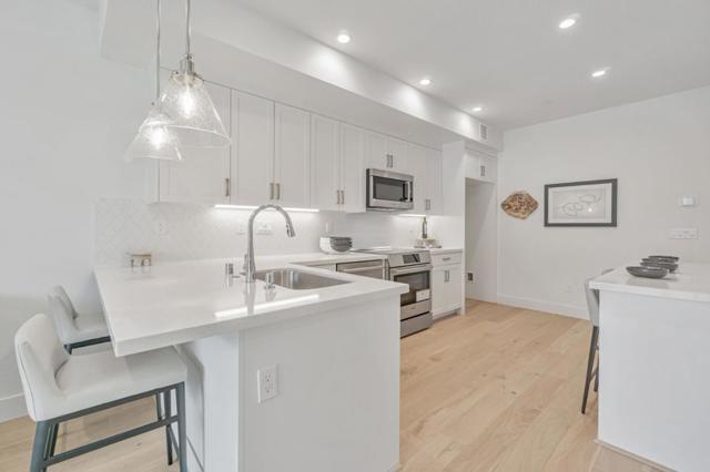 146 Oak Circle, Walnut Creek CA: https://media.crmls.org/mediaz/0c64345f-e121-4a31-ad79-d7ff7449c51d.jpg