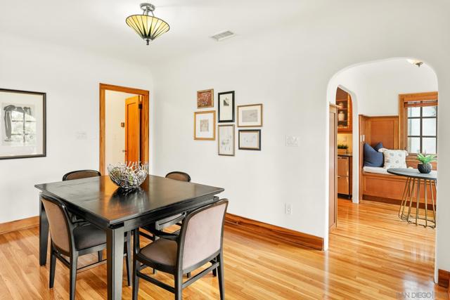 4605 4607 Terrace Dr, San Diego CA: https://media.crmls.org/mediaz/0c64486e-41b6-4e08-a4af-c4987917d80e.jpg