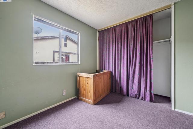 220 PEMBROKE DRIVE, Vallejo CA: https://media.crmls.org/mediaz/0c6492b1-75f0-4d17-ba08-3aeecb6ac501.jpg