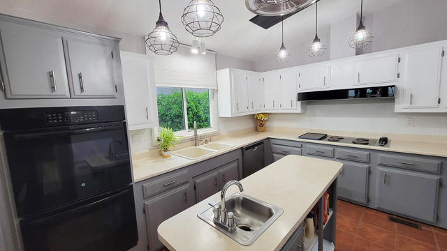 34610 Branding Iron Lane, Thousand Palms CA: https://media.crmls.org/mediaz/0c64e00f-9fe9-4de3-8ed3-2abe9af22812.jpg