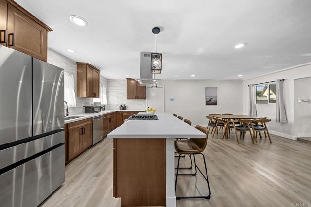 9903 Lindo Lake Place, Lakeside CA: https://media.crmls.org/mediaz/0c6582ff-12ad-476a-b319-832568ee67af.jpg