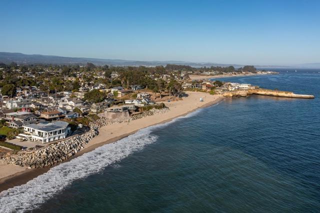 2900 E Cliff Drive, Santa Cruz CA: https://media.crmls.org/mediaz/0c658778-f95e-4131-b4be-8530ee61e029.jpg