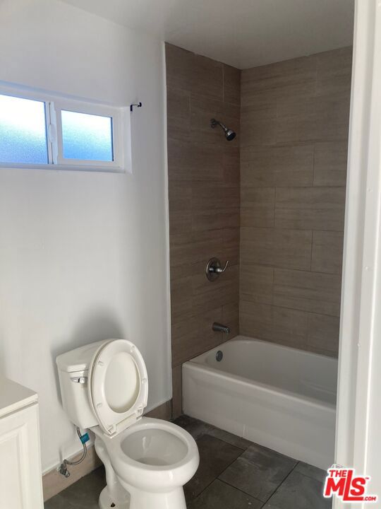 322 W 122nd Street, Los Angeles CA: https://media.crmls.org/mediaz/0c65fe81-20b9-4405-9668-fa39b41af682.jpg