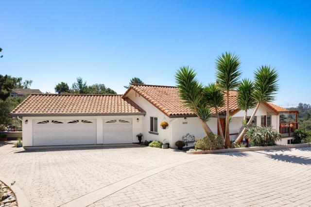 18530 Berta Ridge Place, Salinas CA: https://media.crmls.org/mediaz/0c660097-65e3-462e-9d79-1b578e9fb576.jpg