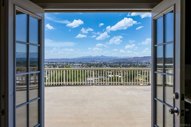 1148 Emerald Heights Rd, El Cajon CA: https://media.crmls.org/mediaz/0c663def-c99a-425d-974a-577d2517eb98.jpg
