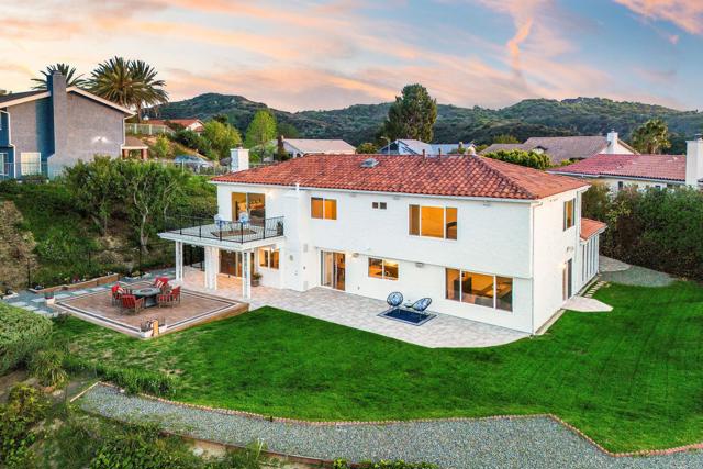 4400 Chaumont Road, Woodland Hills CA: https://media.crmls.org/mediaz/0c666d02-2b00-4421-b3a5-a1c90d7dccb2.jpg