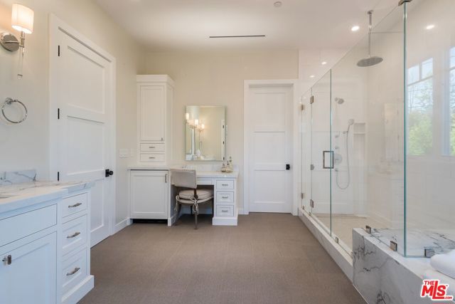 530 Arbramar Avenue, Pacific Palisades CA: https://media.crmls.org/mediaz/0c666eee-0e18-42b8-88d8-0d2814226ce4.jpg