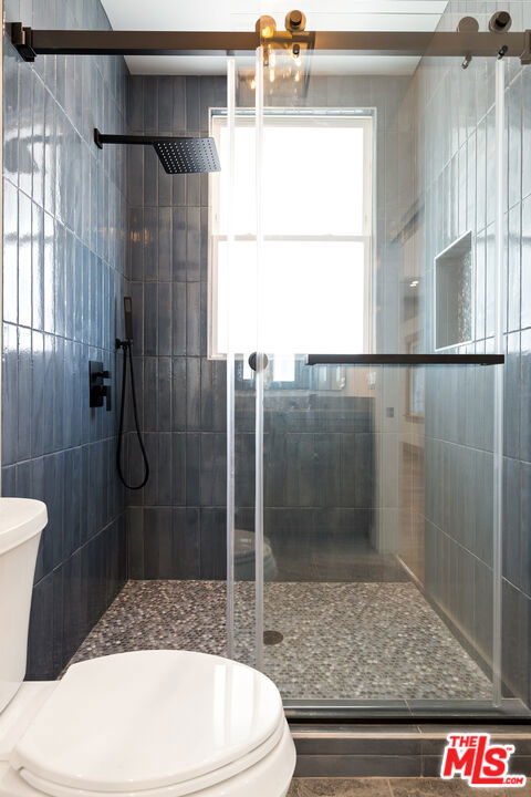 1558 W 47th Street, Los Angeles CA: https://media.crmls.org/mediaz/0c674e72-2982-415f-88a8-d6676cf6db08.jpg