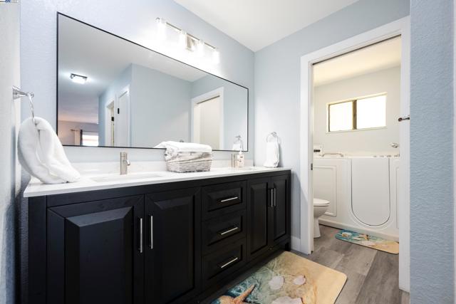 5514 Marlin Ct, Discovery Bay CA: https://media.crmls.org/mediaz/0c67937e-346b-41b0-93ee-951dfffd0cfa.jpg