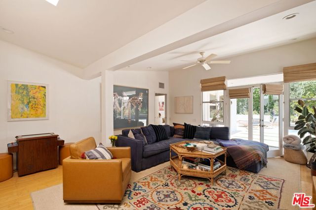 3366 Mandeville Canyon Road, Los Angeles CA: https://media.crmls.org/mediaz/0c67f304-f0ba-4fd0-98a3-d7bbfa6e5a81.jpg
