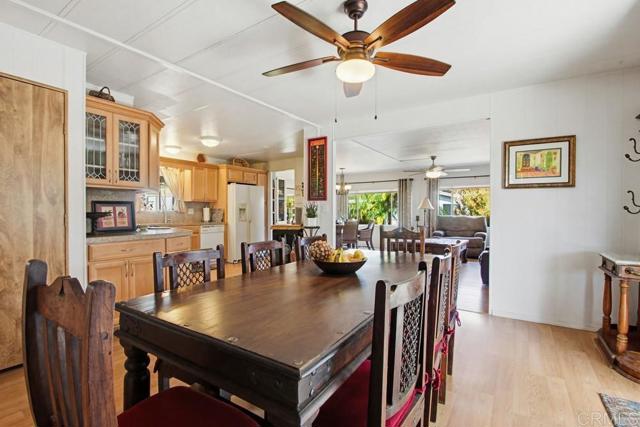 Detail Gallery Image 8 of 45 For 2250 N Broadway #9,  Escondido,  CA 92026 - 2 Beds | 2 Baths