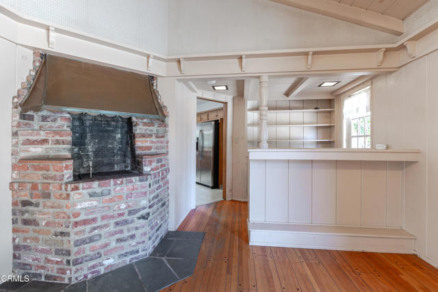 887 Vallombrosa Drive, Pasadena CA: https://media.crmls.org/mediaz/0c68ae90-bf2e-4951-88a2-2b2256fb7593.jpg