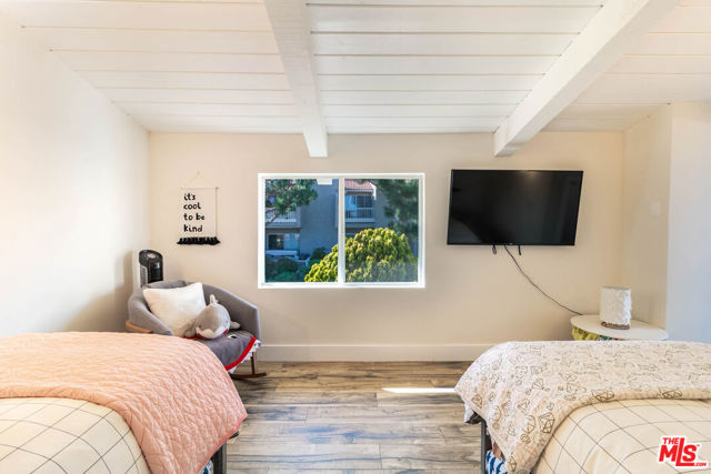 28374 Rey De Copas Lane, Malibu CA: https://media.crmls.org/mediaz/0c68ce46-bc9c-42c4-b781-782b5cb13292.jpg