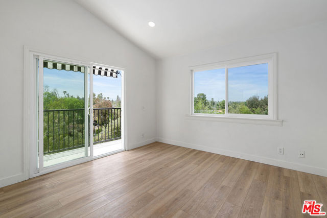 19555 Oxnard Street, Tarzana CA: https://media.crmls.org/mediaz/0c6901eb-2075-48fc-a0f9-fb1afd7b2a7a.jpg