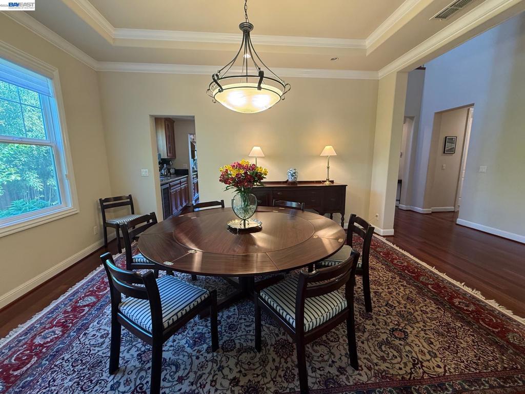 https://media.crmls.org/mediaz/0c6969c7-d5f0-4124-bcc1-88d5288e586d.jpg?preset=X-Large