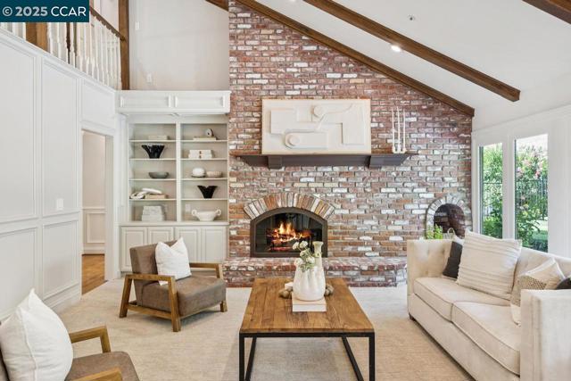 29 Brandt Dr, Moraga CA: https://media.crmls.org/mediaz/0c69f677-0559-427c-a3a6-2b4bac1d5c0d.jpg