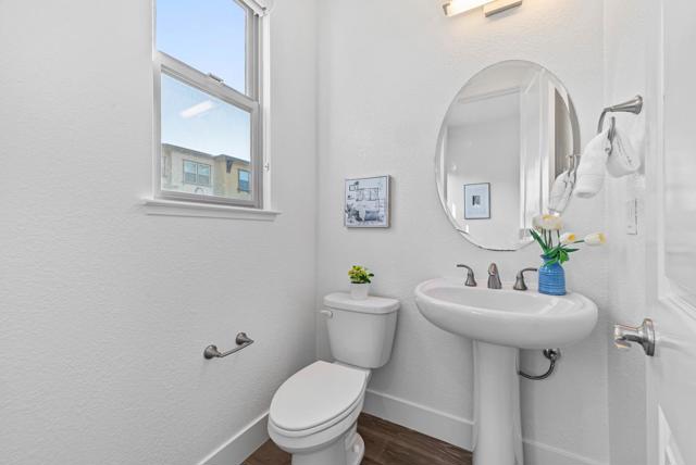 329 Cherokee Loop, Mountain View CA: https://media.crmls.org/mediaz/0c69fdb4-c541-4b55-a620-22c443b945fa.jpg