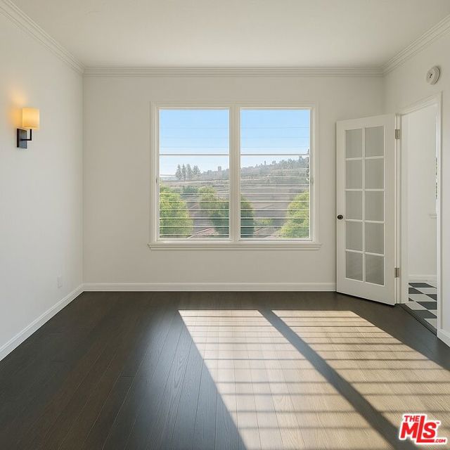 1201 N Crescent Heights, West Hollywood CA: https://media.crmls.org/mediaz/0c6a621d-946d-4068-90b5-2bbcdd9ff36d.jpg