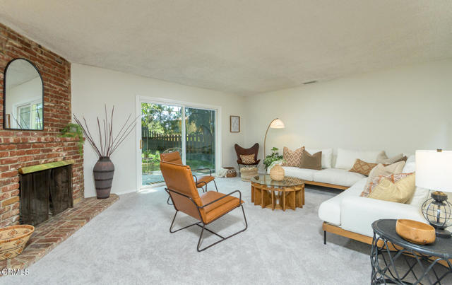 Detail Gallery Image 5 of 51 For 4920 Lowell Ave, Glendale,  CA 91214 - 4 Beds | 2 Baths