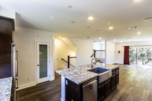 2400 Torrey Pines Rd, La Jolla CA: https://media.crmls.org/mediaz/0c6ae07a-a30d-46f8-a571-27d35d1d5701.jpg