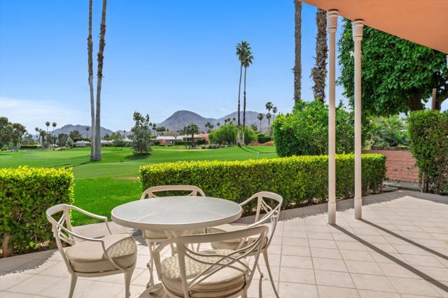 46650 Amir Drive, Palm Desert CA: https://media.crmls.org/mediaz/0c6b930b-a914-4785-bb33-df54a3361245.jpg