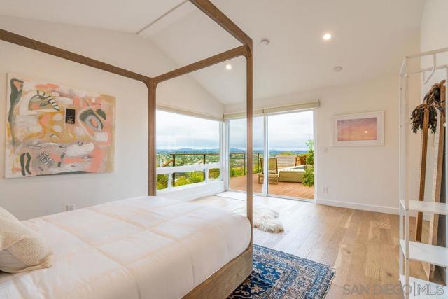 5745 Soledad Mountain Road, La Jolla CA: https://media.crmls.org/mediaz/0c6c2e5d-3f63-44d9-a711-283ac82e3402.jpg