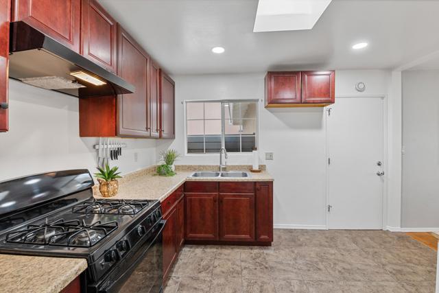 Detail Gallery Image 11 of 33 For 268 Sierra Way, Chula Vista,  CA 91911 - 3 Beds | 2 Baths