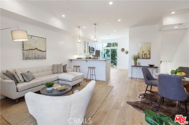 5203 Lemona Avenue, 4 photo 6