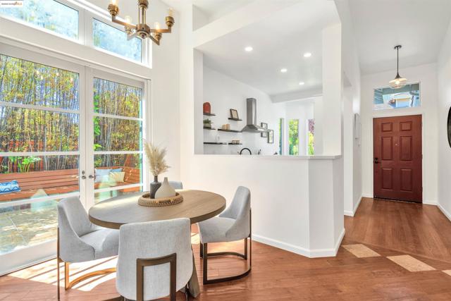 16 Bay Harbor Ct, Richmond CA: https://media.crmls.org/mediaz/0c6dd093-cce4-498a-9e3e-46d417b954fe.jpg