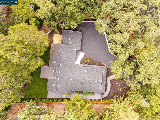 706 St Marys Road, Lafayette CA: https://media.crmls.org/mediaz/0c6e6242-69e0-4e01-99ca-2ebce7d8b0fb.jpg