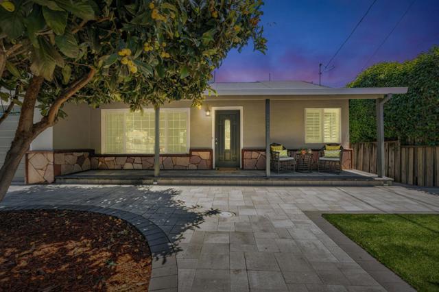 2284 Dumbarton Avenue, East Palo Alto CA: https://media.crmls.org/mediaz/0c6eba7d-2069-4e76-89f1-0ccc91b72933.jpg