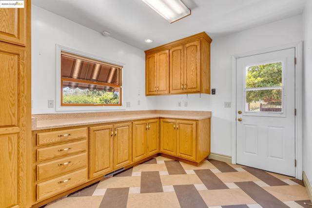 11081 BRENTWOOD BLVD., Brentwood CA: https://media.crmls.org/mediaz/0c6ee7b5-ca8b-444e-ba24-55aaf593efa6.jpg